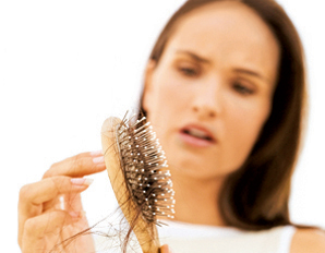 9 de cada 10 mujeres reconoce haber sufrido pérdida o debilitamiento del cabello en algún momento de su vida